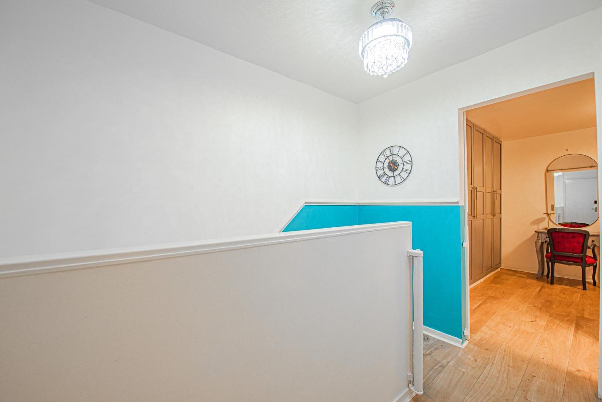 Lovely 3 Bed House With Garden Appartamento Londra
