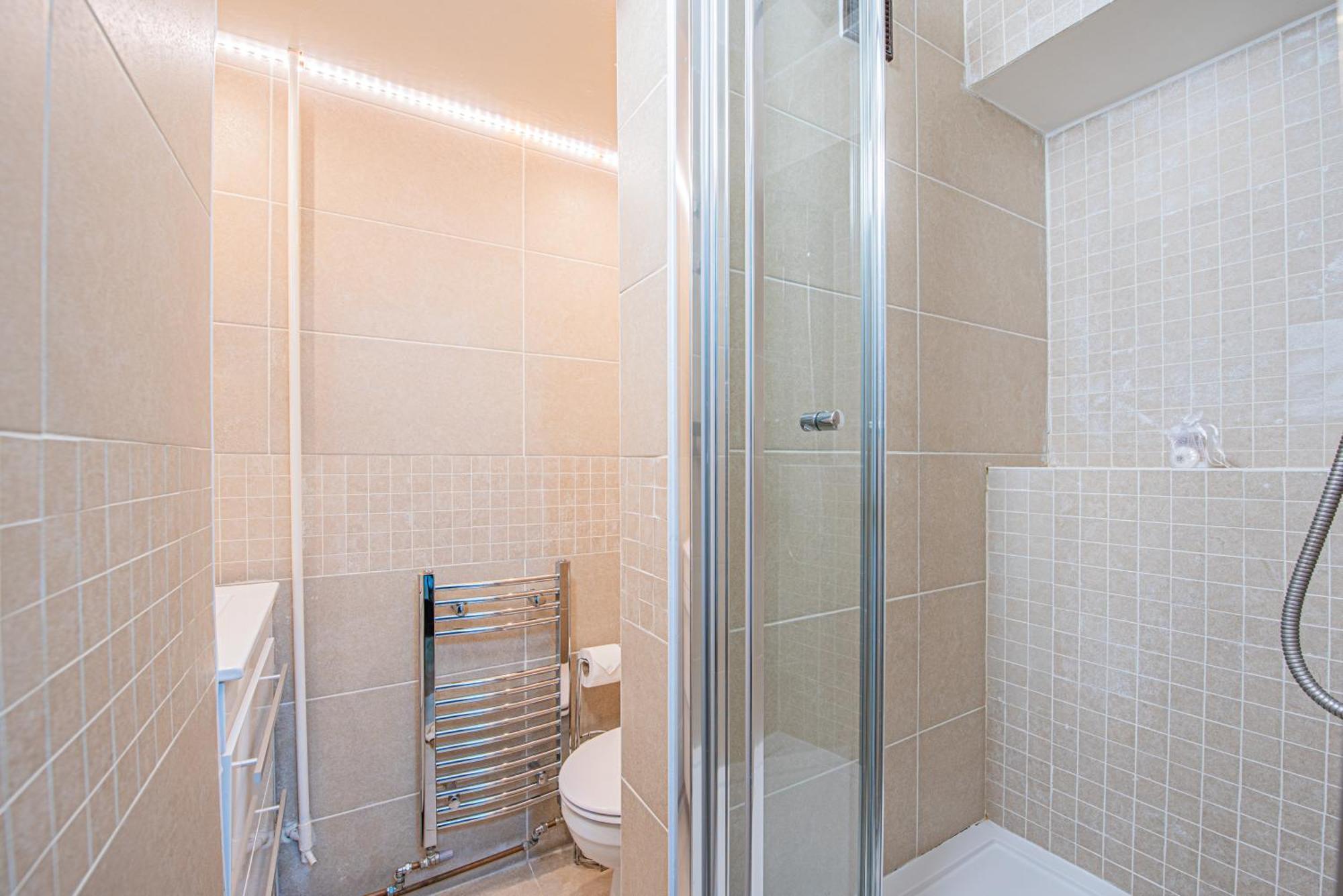 Appartamento Lovely 3 Bed House With Garden Londra