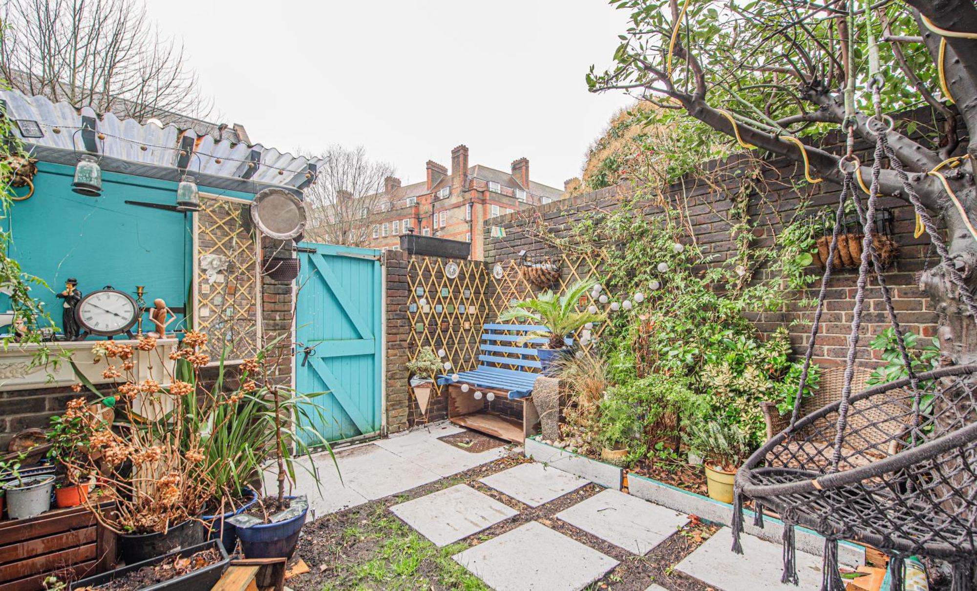 Lovely 3 Bed House With Garden * Londra